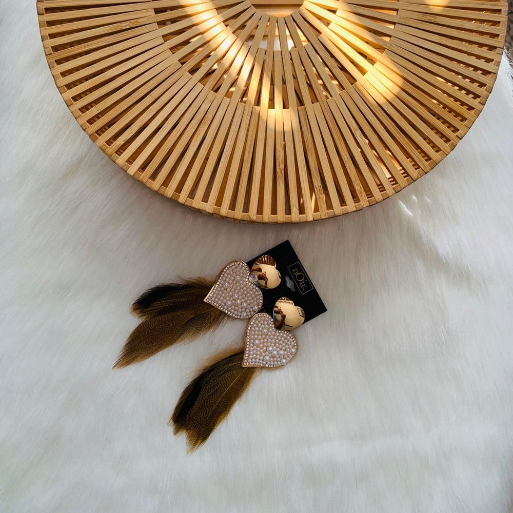Noir Gold/Pearl Heart Shape and Feather Earrings